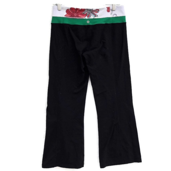 lululemon athletica Pants - Lululemon Black Pants Groove Yoga Athletic Reversible Green White Floral Waist 8
